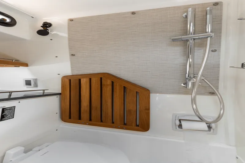 Slide: The Image of Boston Whaler 350 REALM 2021 - 53