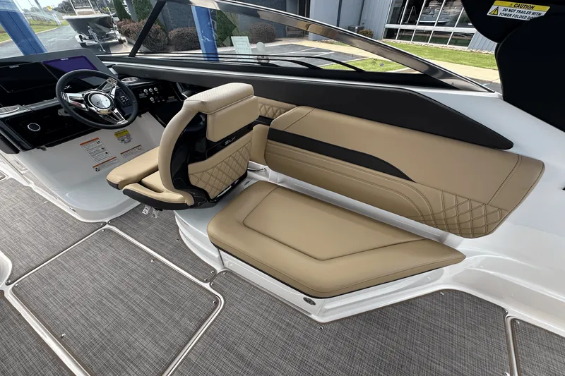 Slide: The Image of Sea Ray SLX 260 2026 - 10