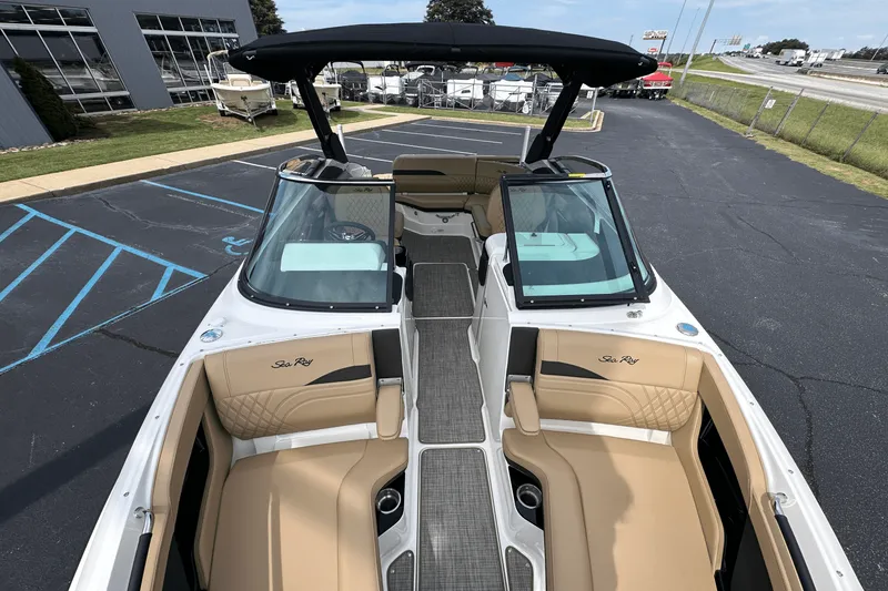 Slide: The Image of Sea Ray SLX 260 2026 - 20