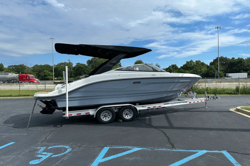 Slide: The Image of Sea Ray SLX 260 2026 - 3