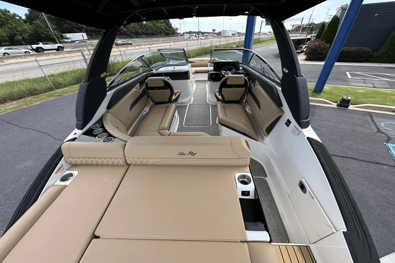 Slide: The Image of Sea Ray SLX 260 2026 - 7