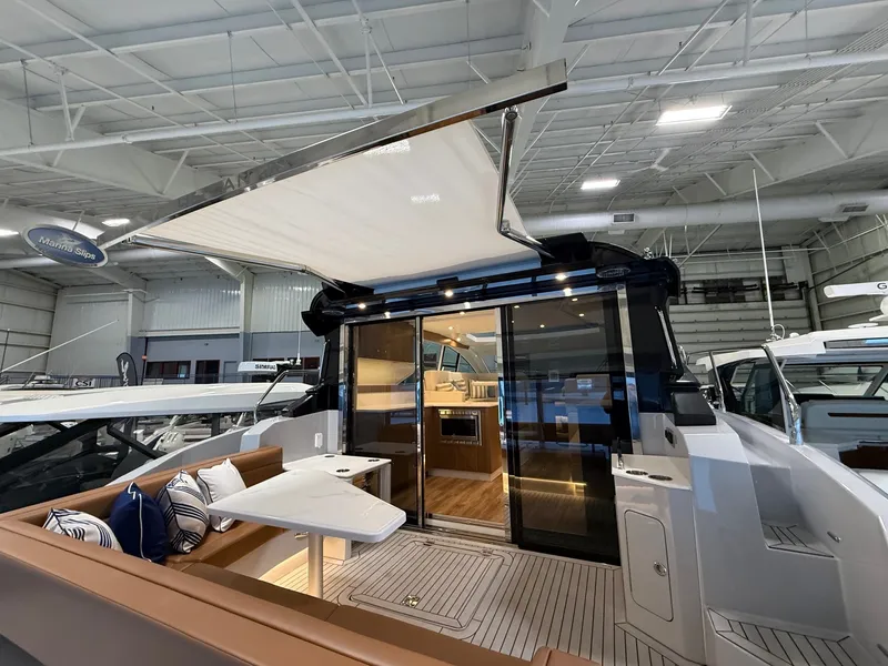 Slide: The Image of Cruisers Yachts 46 Cantius 2026 - 18