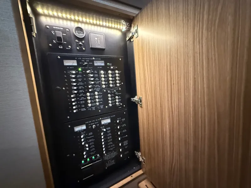 Slide: The Image of Cruisers Yachts 46 Cantius 2026 - 24