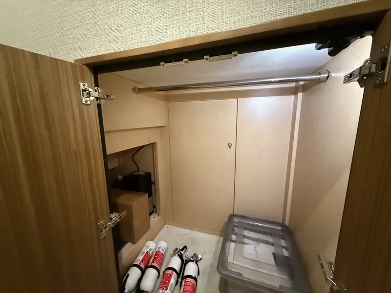 Slide: The Image of Cruisers Yachts 46 Cantius 2026 - 29