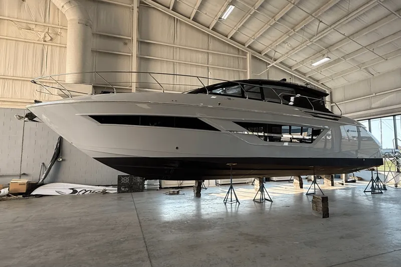 Slide: The Image of Cruisers Yachts 46 Cantius 2026 - 7