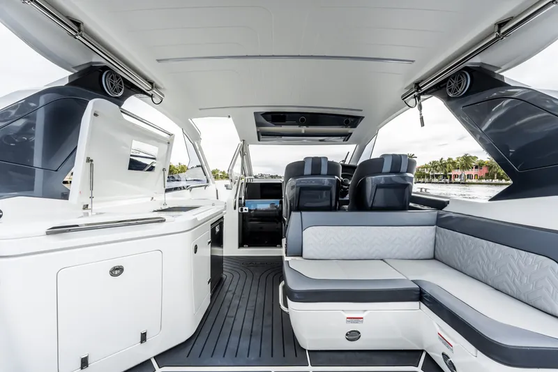 Slide: The Image of Galeon 325 GTO 2023 - 13