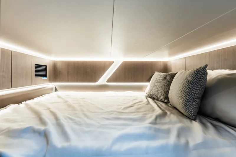 Slide: The Image of Galeon 325 GTO 2023 - 28