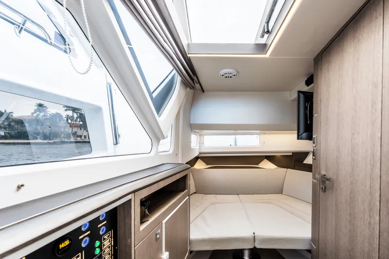 Slide: The Image of Galeon 325 GTO 2023 - 29