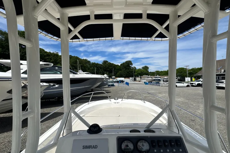 Slide: The Image of Boston Whaler 190 Montauk 2026 - 14
