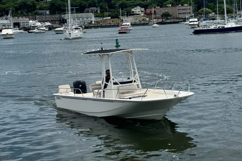 Slide: The Image of Boston Whaler 190 Montauk 2026 - 1