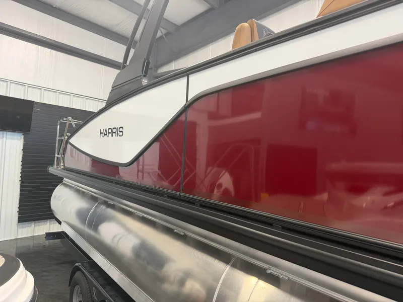 Slide: The Image of Harris Sunliner 250 2026 - 2