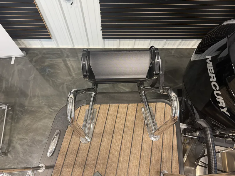 Slide: The Image of Harris Sunliner 250 2026 - 6