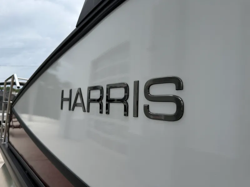 Slide: The Image of Harris Sunliner 250 2026 - 16
