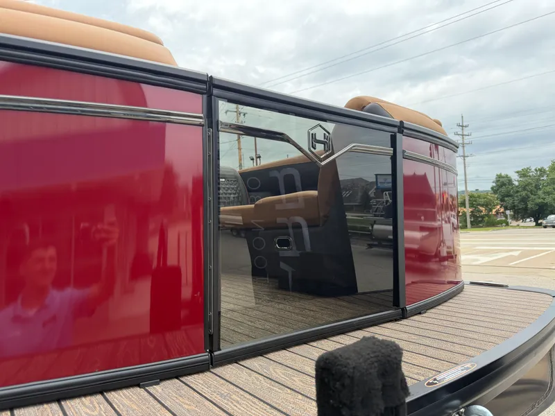 Slide: The Image of Harris Sunliner 250 2026 - 4