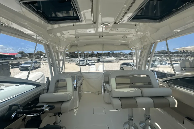 Slide: The Image of Boston Whaler 320 VANTAGE 2016 - 26
