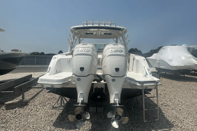 Slide: The Image of Boston Whaler 320 VANTAGE 2016 - 3