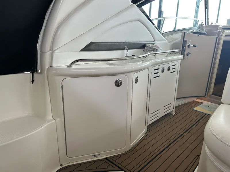 Slide: The Image of Sea Ray 420 DA 2004 - 12