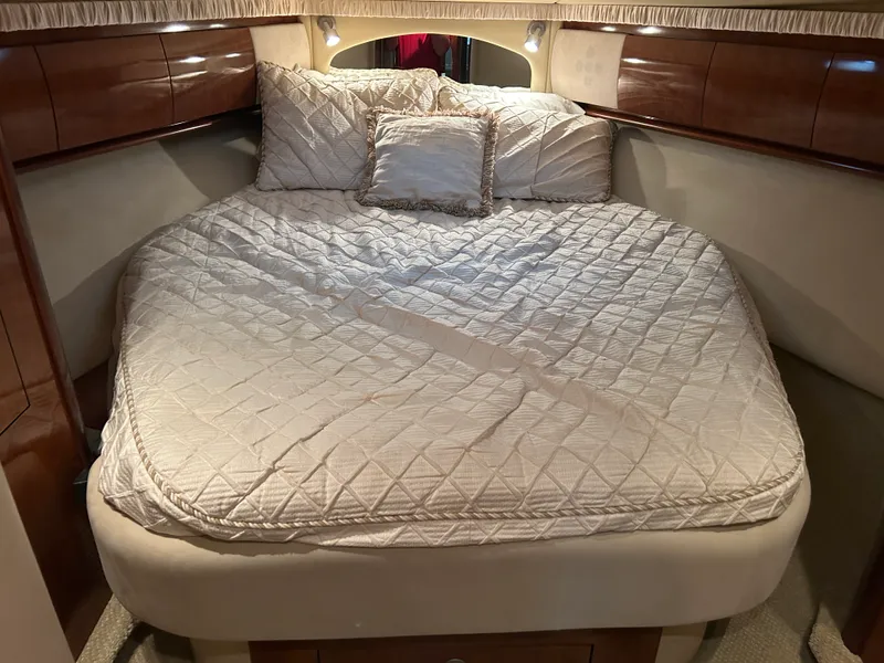Slide: The Image of Sea Ray 420 DA 2004 - 16