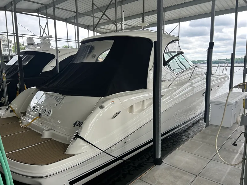 Slide: The Image of Sea Ray 420 DA 2004 - 4
