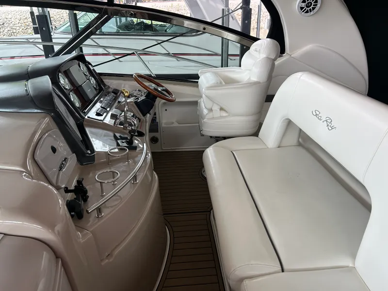 Slide: The Image of Sea Ray 420 DA 2004 - 5