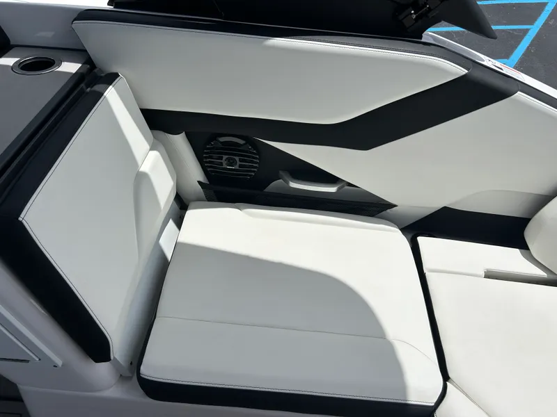 Slide: The Image of Yamaha 252SD 2025 - 14