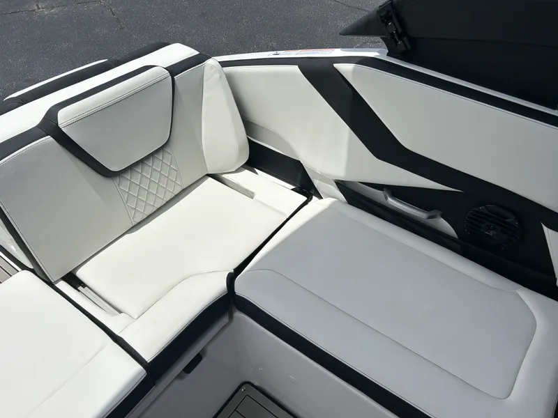 Slide: The Image of Yamaha 252SD 2025 - 11
