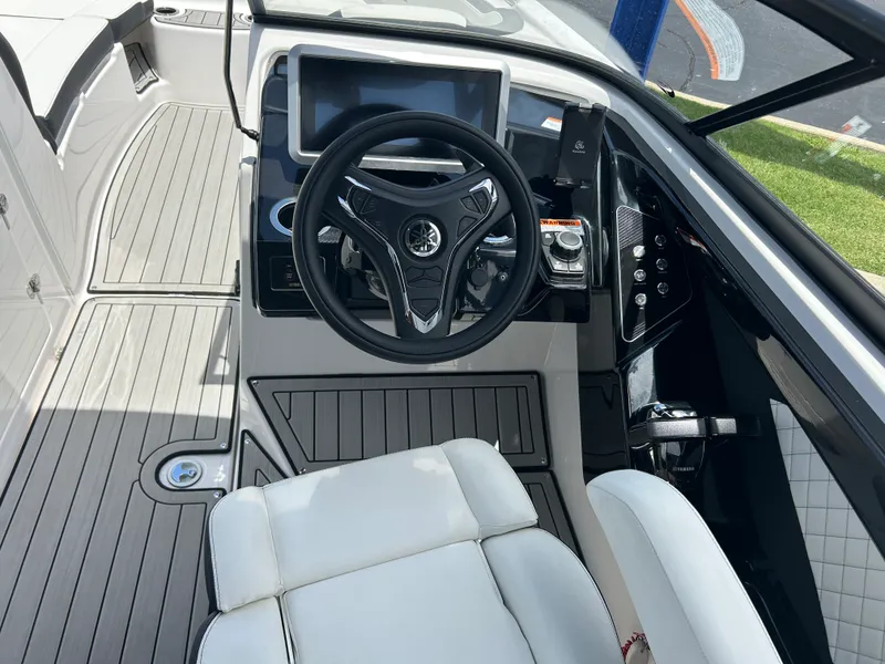 Slide: The Image of Yamaha 252SD 2025 - 16