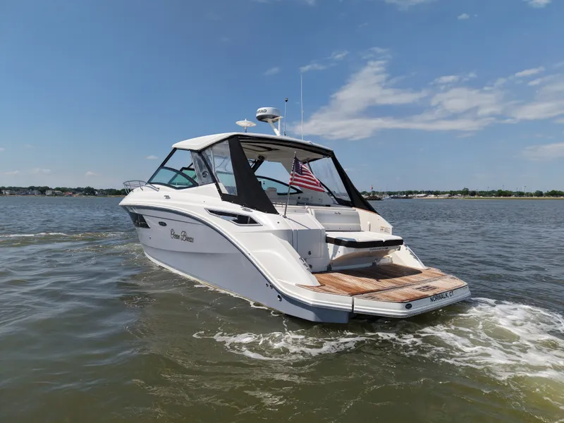 Slide: The Image of Sea Ray 320 SUNDANCER 2019 - 1