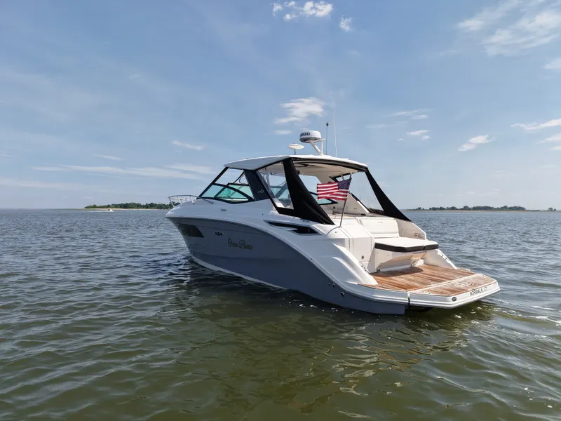 Slide: The Image of Sea Ray 320 SUNDANCER 2019 - 2