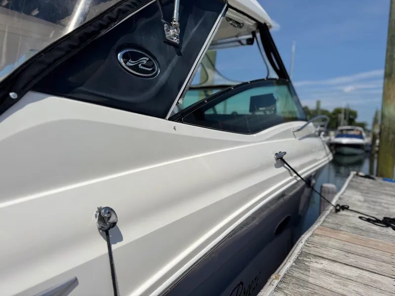Slide: The Image of Sea Ray 320 SUNDANCER 2019 - 21