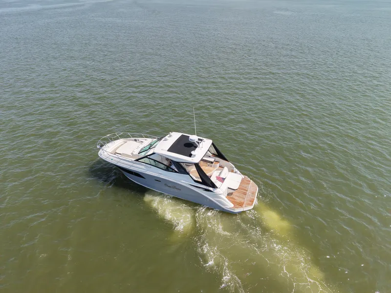 Slide: The Image of Sea Ray 320 SUNDANCER 2019 - 3