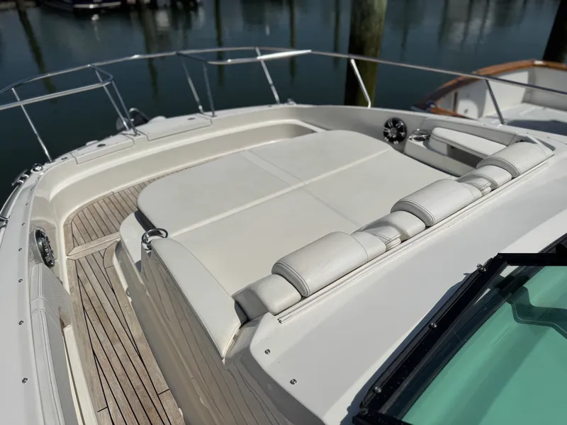 Slide: The Image of Sea Ray 320 SUNDANCER 2019 - 41