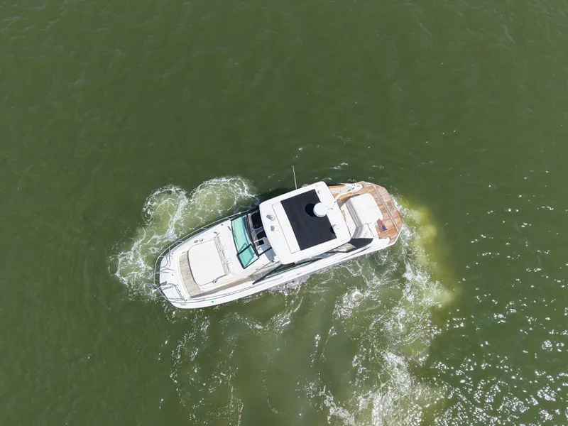 Slide: The Image of Sea Ray 320 SUNDANCER 2019 - 5