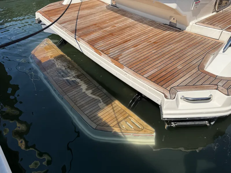 Slide: The Image of Sea Ray 320 SUNDANCER 2019 - 61