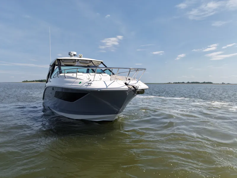 Slide: The Image of Sea Ray 320 SUNDANCER 2019 - 8