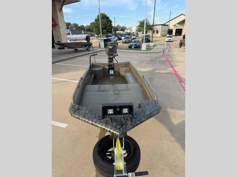 Slide: The Image of Gator-Tail Savage Mid Deck 17/50 2027 - 7