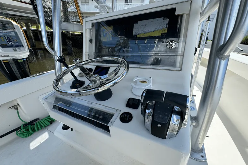 Slide: The Image of SeaVee 290B 2006 - 10