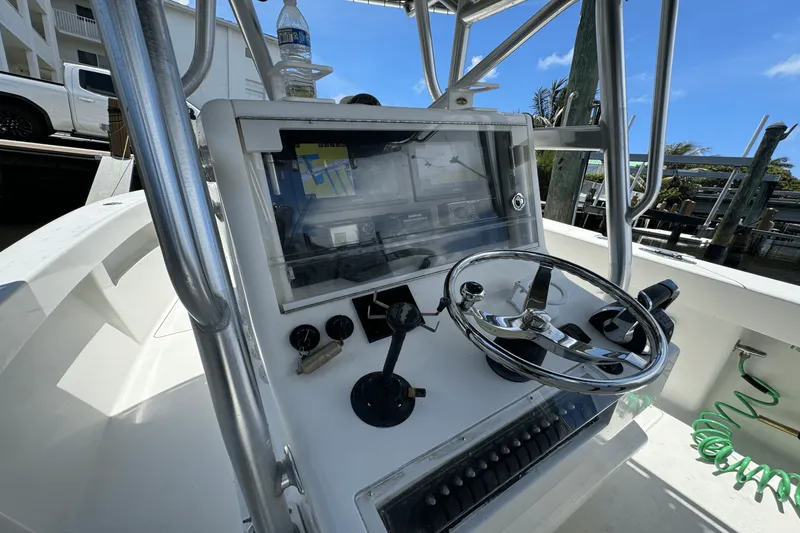 Slide: The Image of SeaVee 290B 2006 - 11