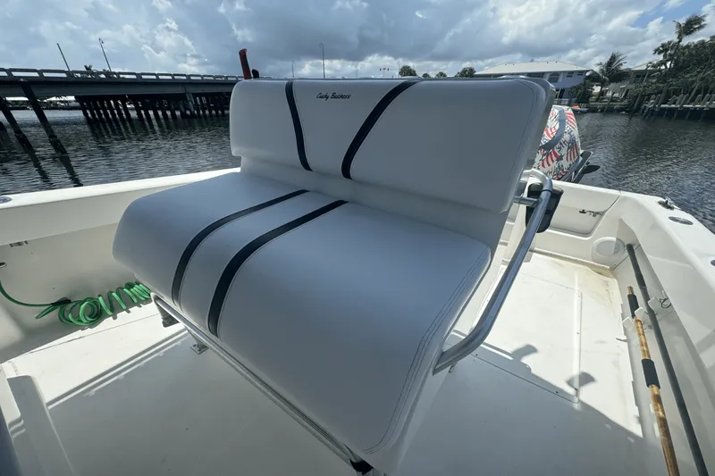 Slide: The Image of SeaVee 290B 2006 - 13