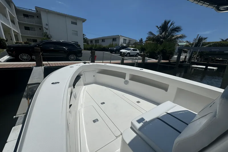 Slide: The Image of SeaVee 290B 2006 - 16