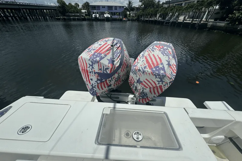 Slide: The Image of SeaVee 290B 2006 - 27