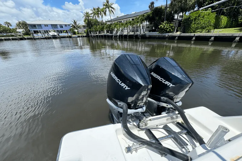 Slide: The Image of SeaVee 290B 2006 - 28