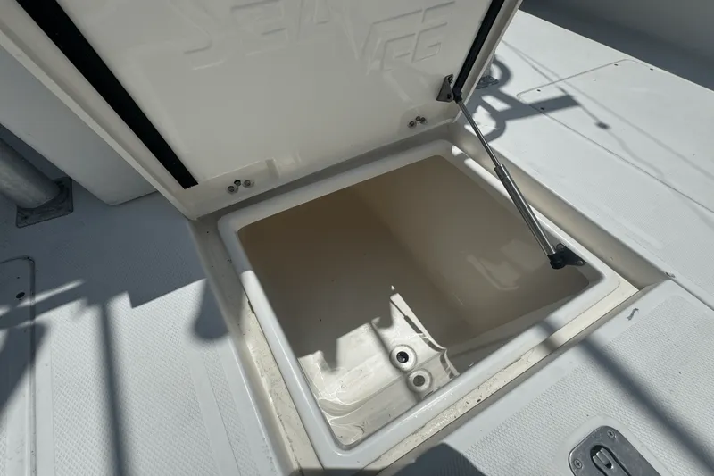 Slide: The Image of SeaVee 290B 2006 - 29