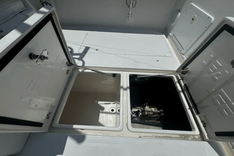 Slide: The Image of SeaVee 290B 2006 - 30