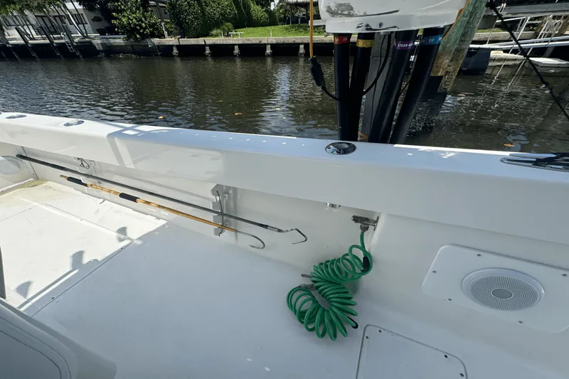 Slide: The Image of SeaVee 290B 2006 - 32