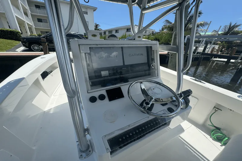 Slide: The Image of SeaVee 290B 2006 - 8