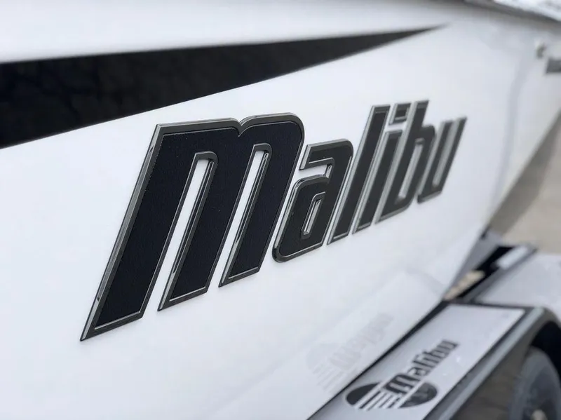 Slide: The Image of Malibu Wakesetter 21 VLX 2019 - 18