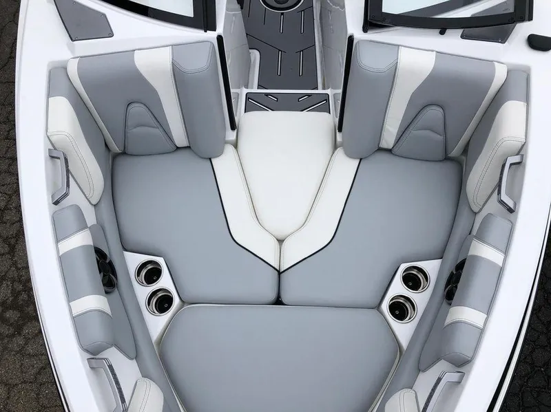 Slide: The Image of Malibu Wakesetter 21 VLX 2019 - 22