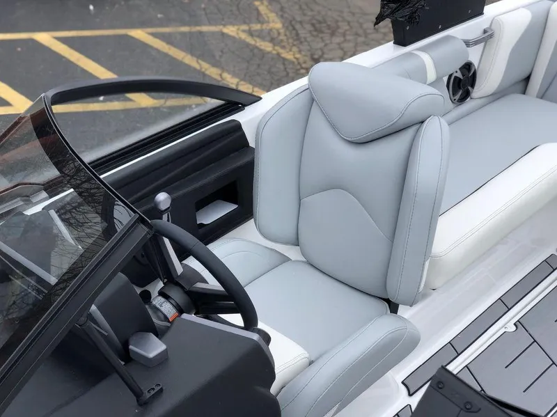 Slide: The Image of Malibu Wakesetter 21 VLX 2019 - 23