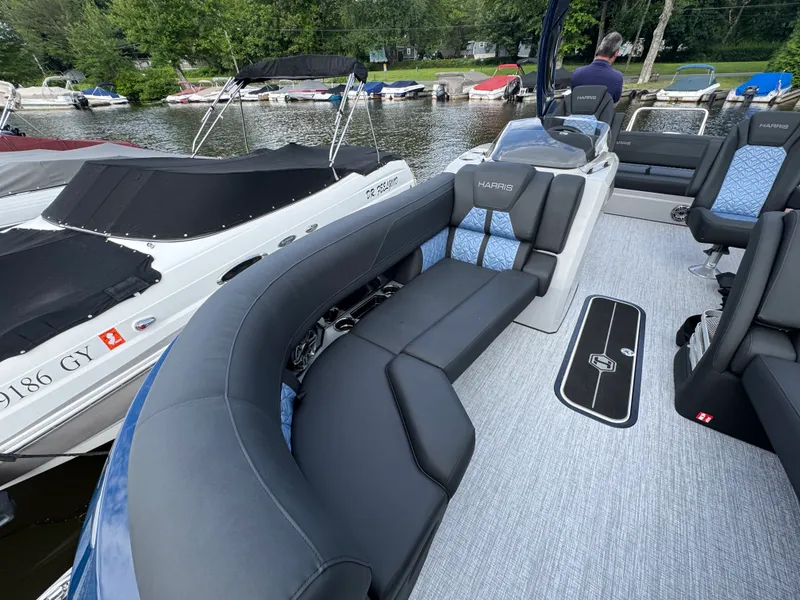 Slide: The Image of Harris 230 Grand Mariner 2025 - 11